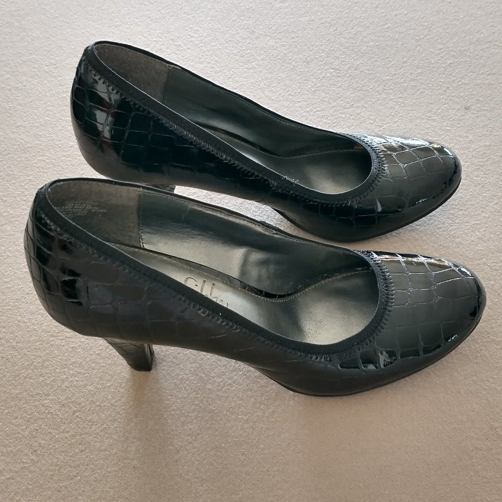Sam & Libby size 7.5 black heels, approx 3.5" heel height